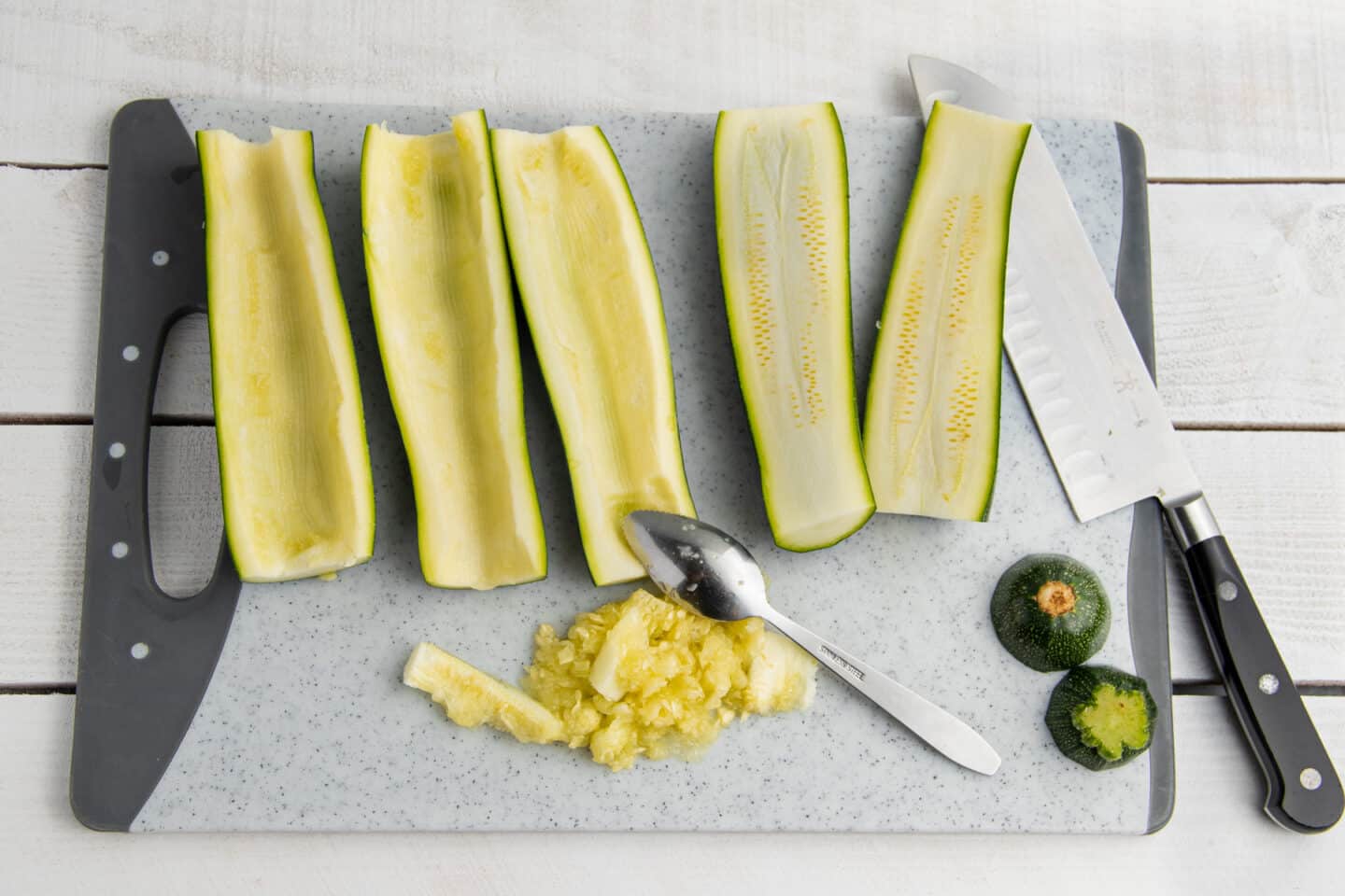 Picture of zucchini sliced.