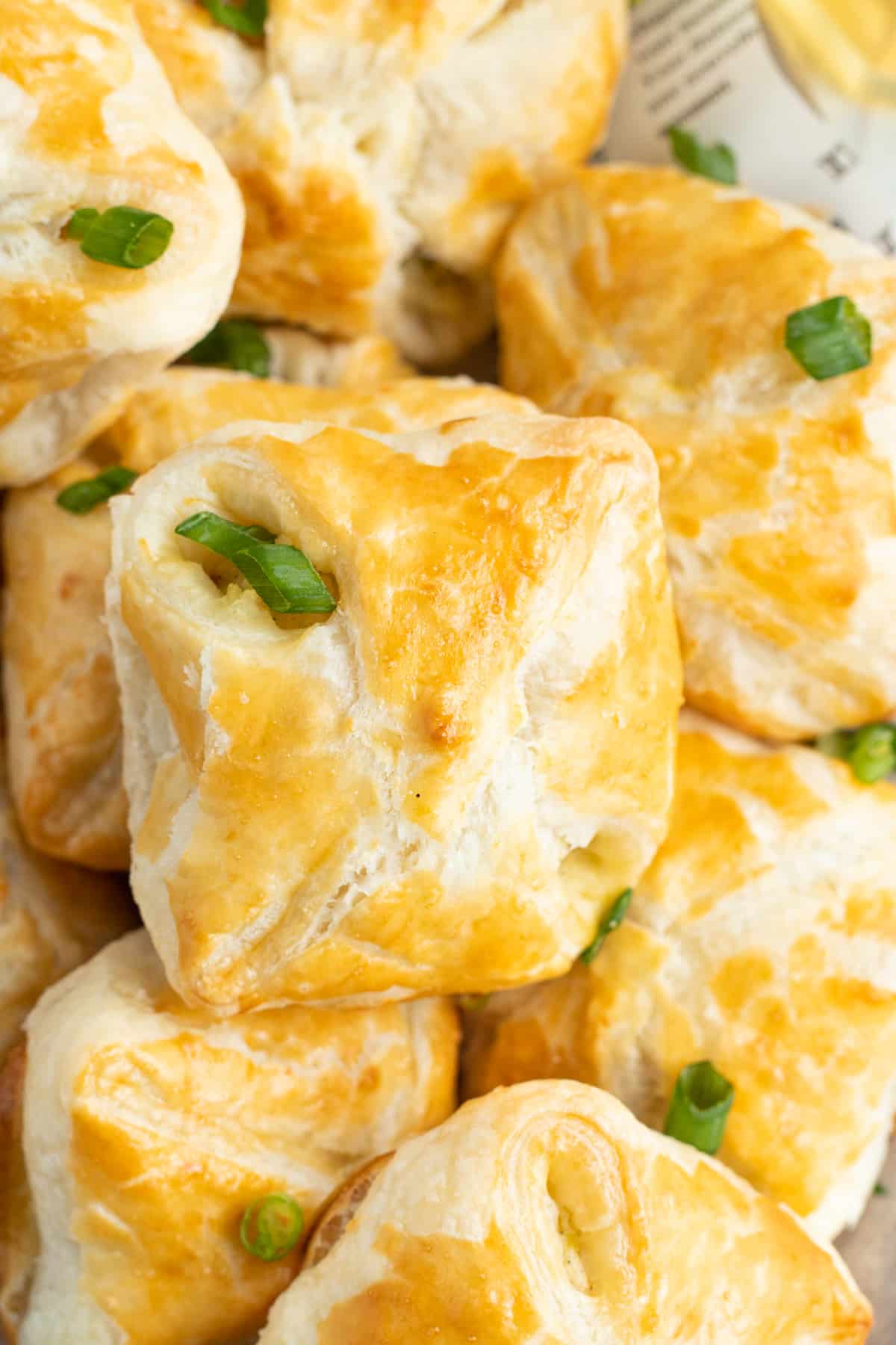 Close up picture or puff pastry bites. 