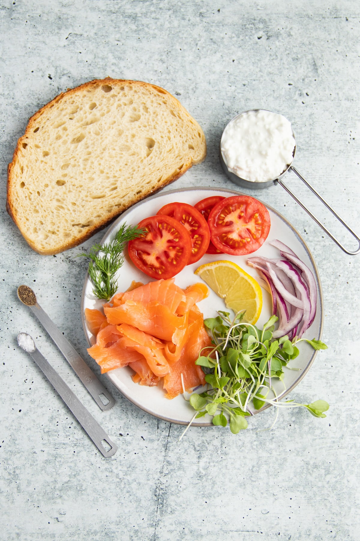 Picture of all ingredients for smoked salmon cottage cheese toast.