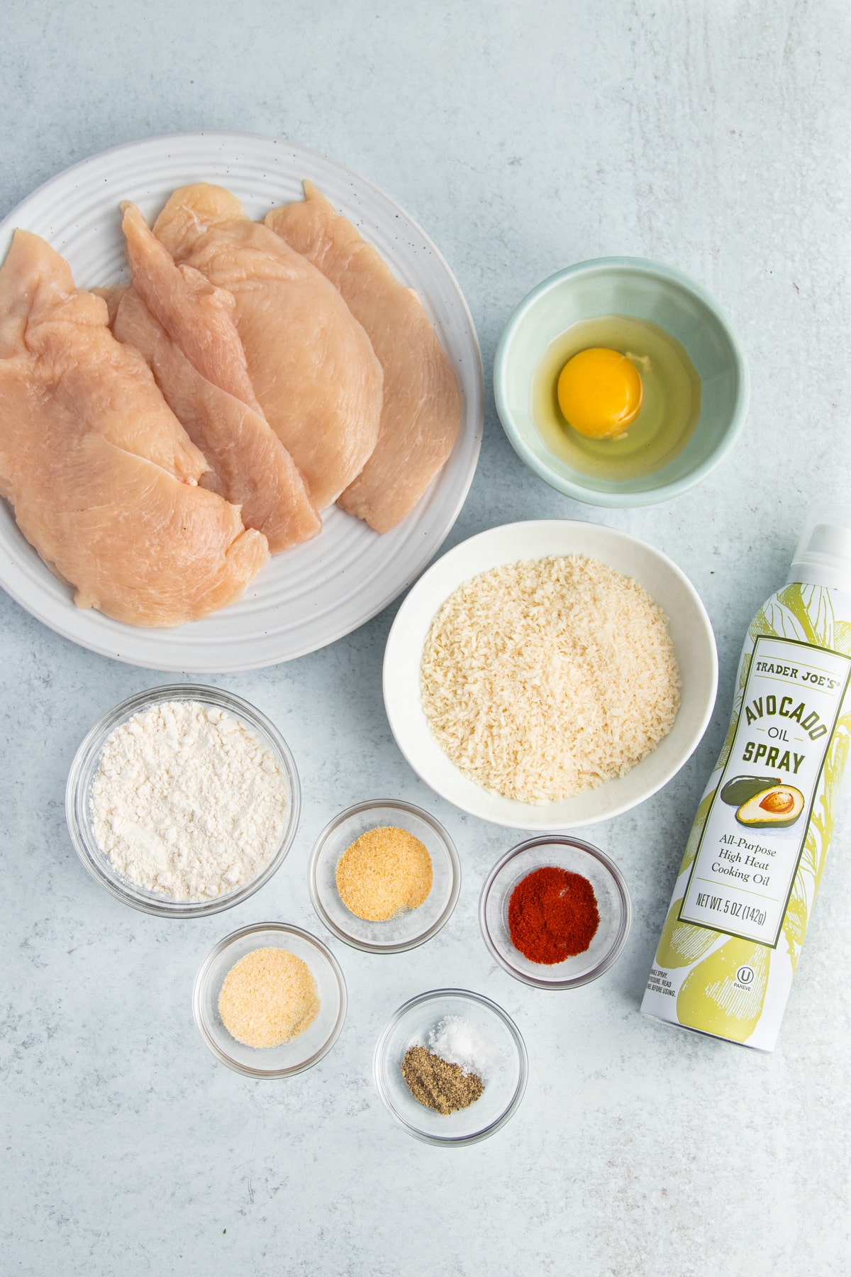 This is a picture of the ingredients needed to make chicken cutlets in the air fryer.