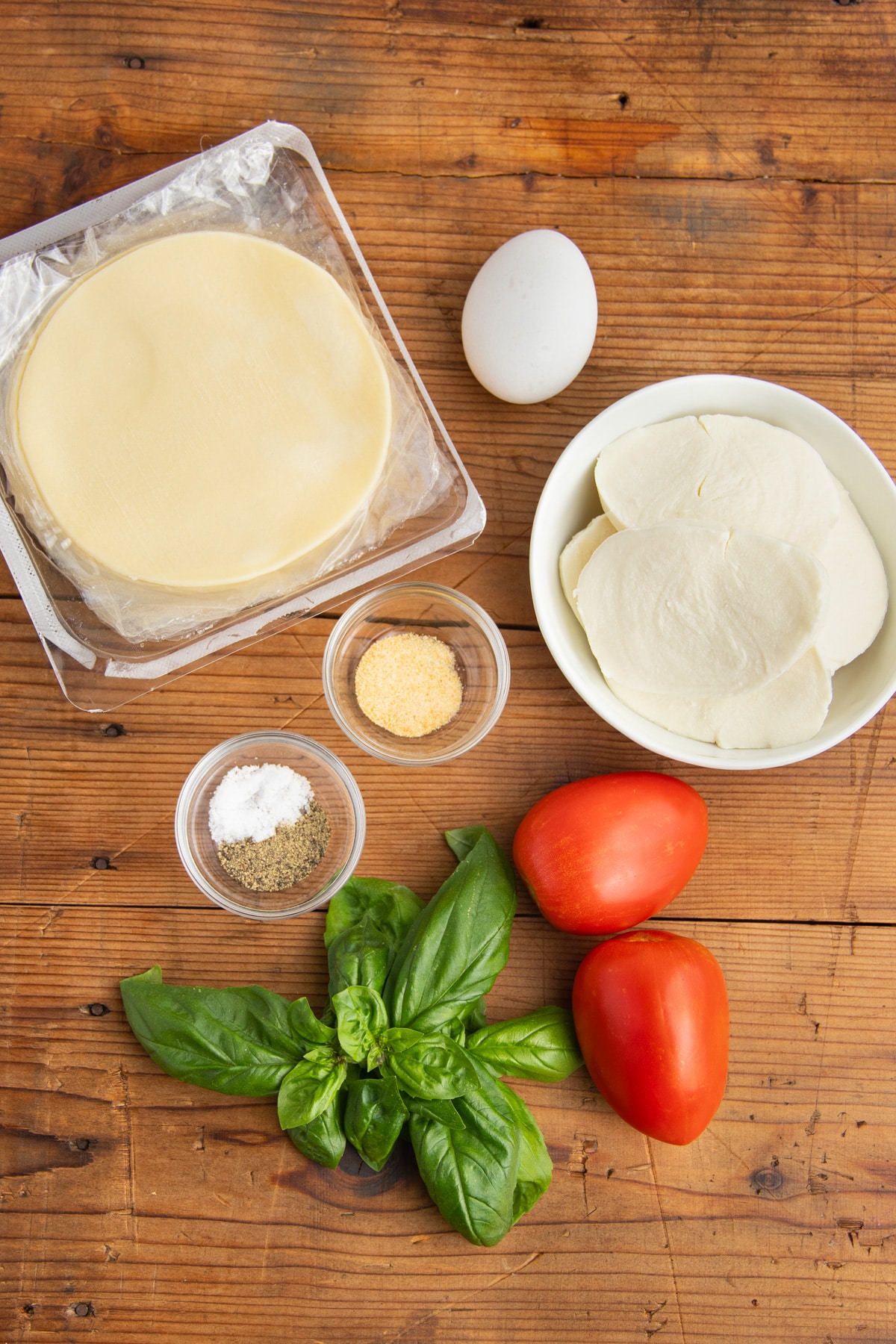 This is picture of all the ingredients needed to make caprese empanadas. 