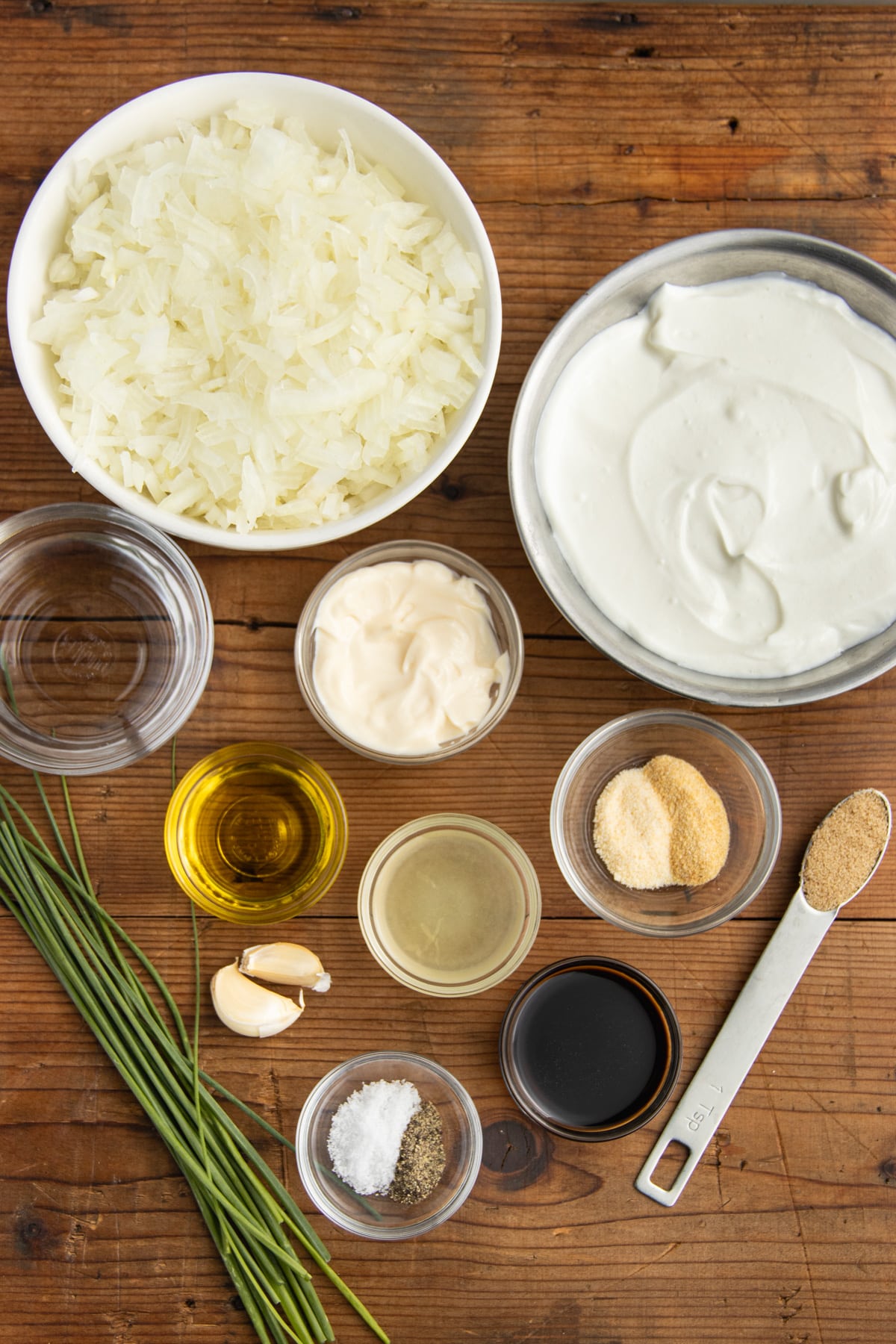 This is a picture of all the ingredients needed to make this onion dip with greek yogurt recipe.
