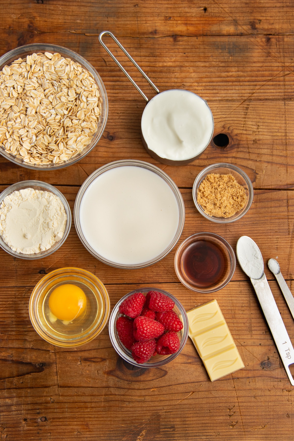This is a picture of all the individual ingredients to make this oat recipe.